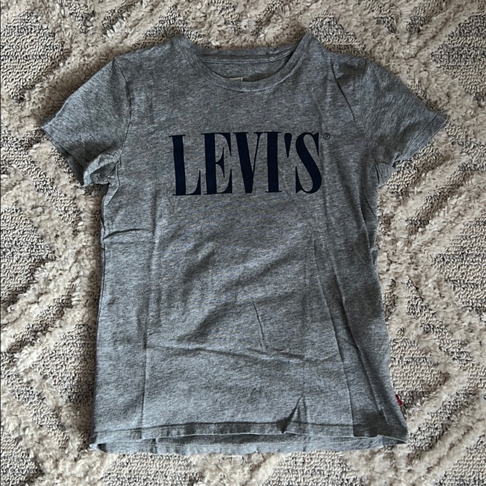 Women’s Levi’s T-shirt